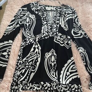White House Black Market Black and White Patterned Top